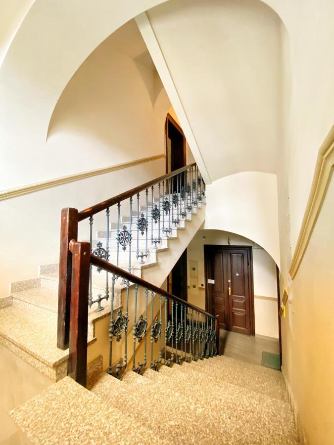 Czarny Z Jacuzzi Apartment *