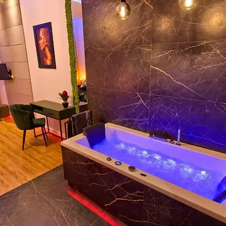 Apartament Czarny Z Jacuzzi Krakow Exterior photo