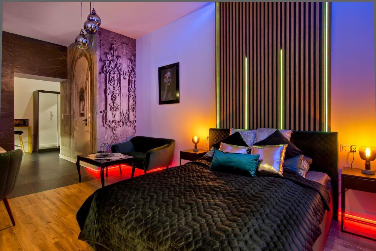 Czarny Z Jacuzzi Krakau