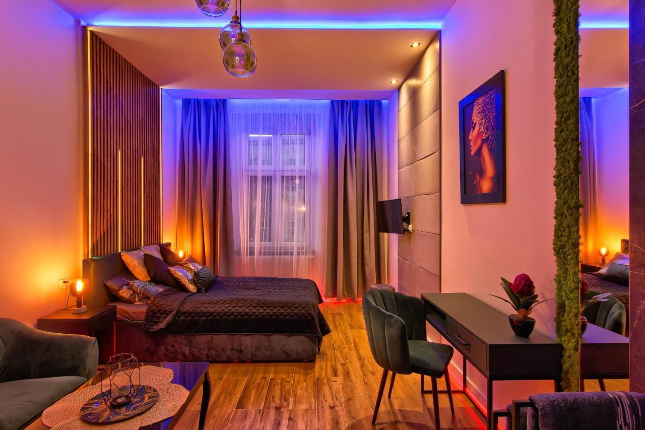 Czarny Z Jacuzzi Апартаменти