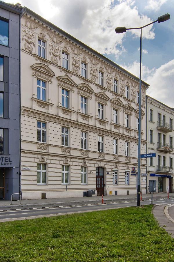 Czarny Z Jacuzzi Apartment Krakau